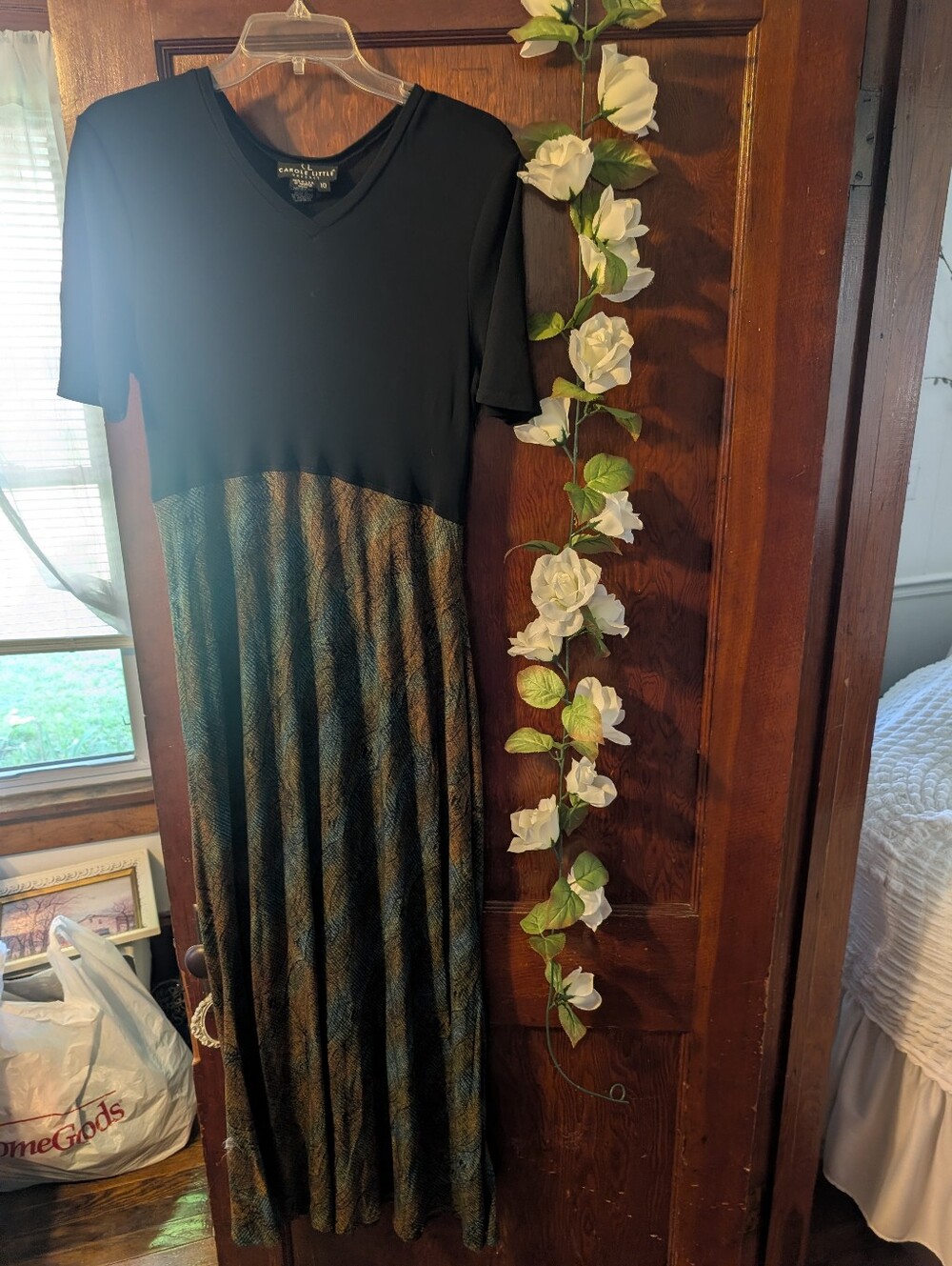 Y2K Carole Little V-Neck Short Sleeve Maxi Dress in Black and Multicolor 10
